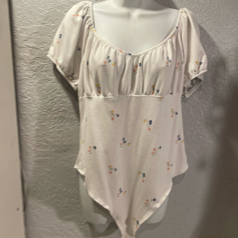 Cream Floral Scoop Neck Bodysuit